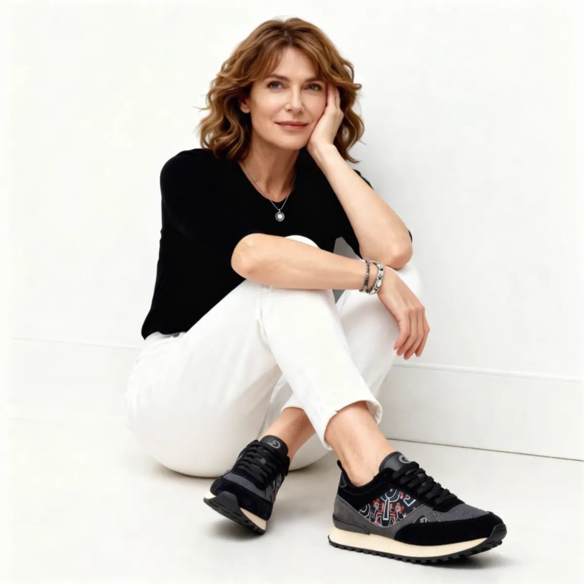 Novera - Omega Walk - Novera-Black-37