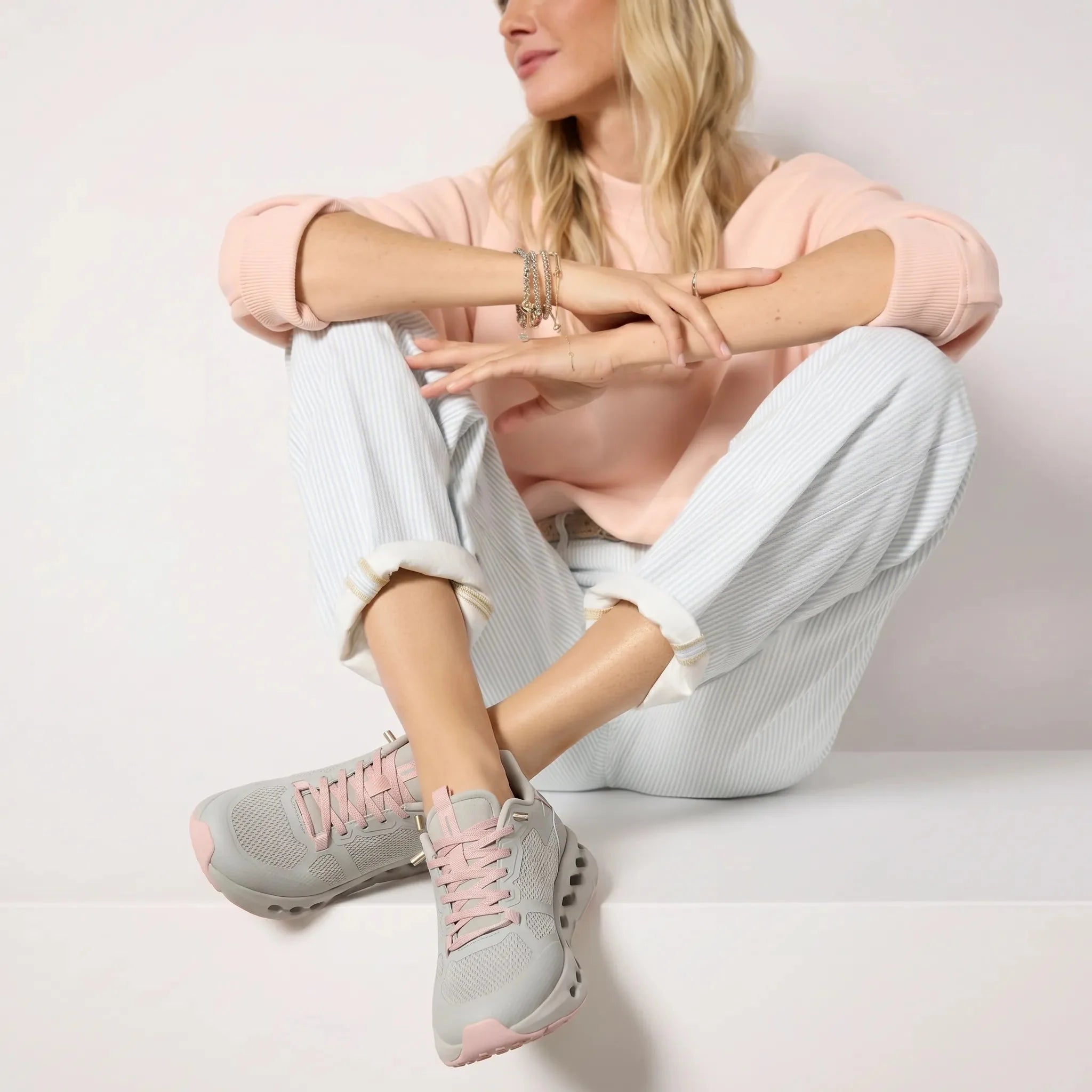 Lumis - Omega Walk - Lumis-Grey-37