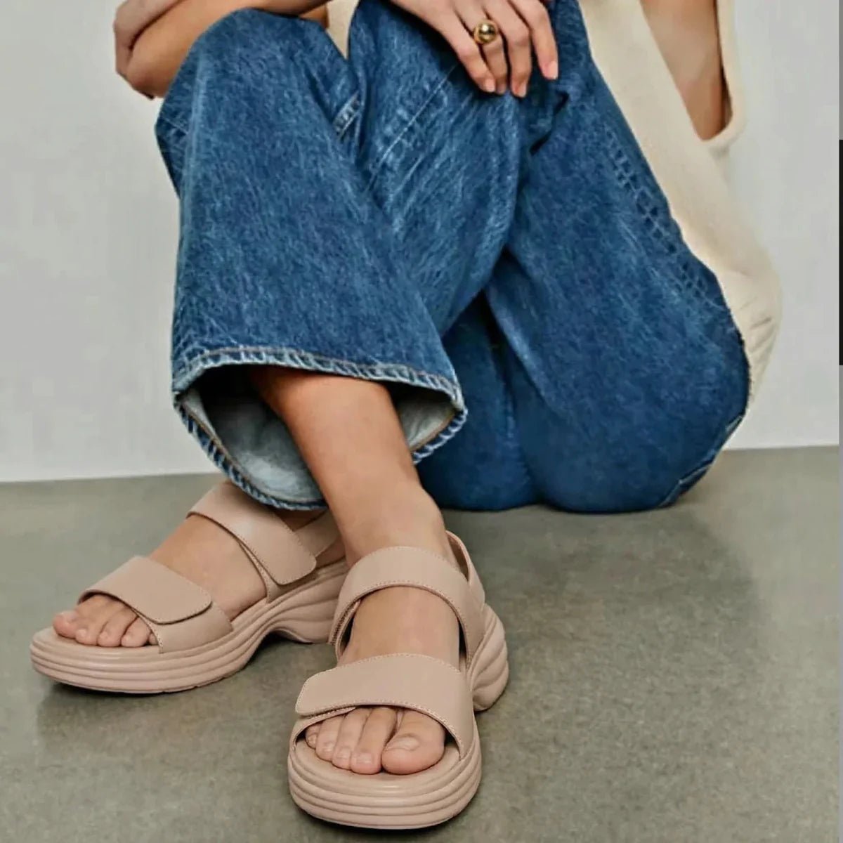 Modesty - Omega Walk - M276-Off-White-35