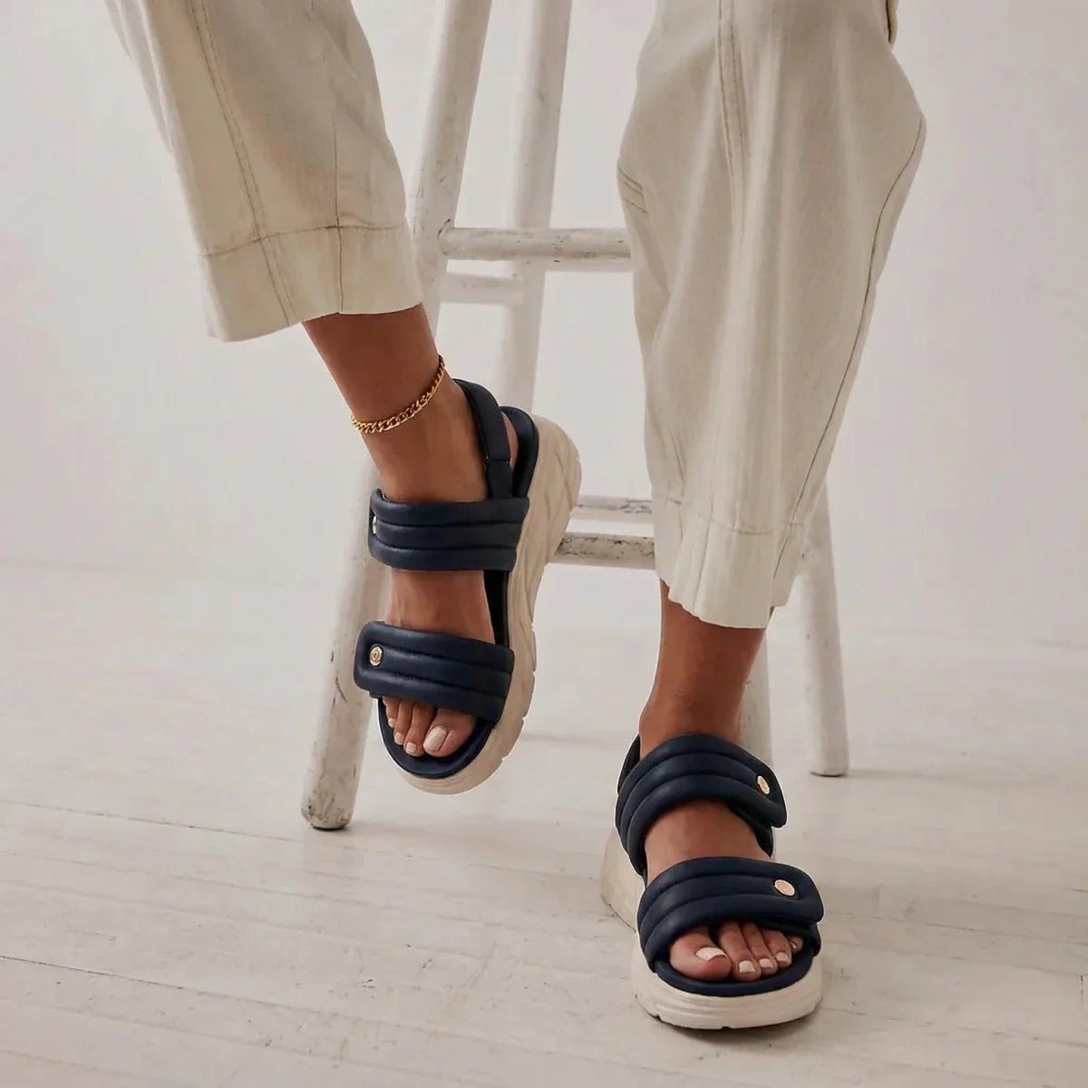 Relief - Omega Walk - M283-Black-35