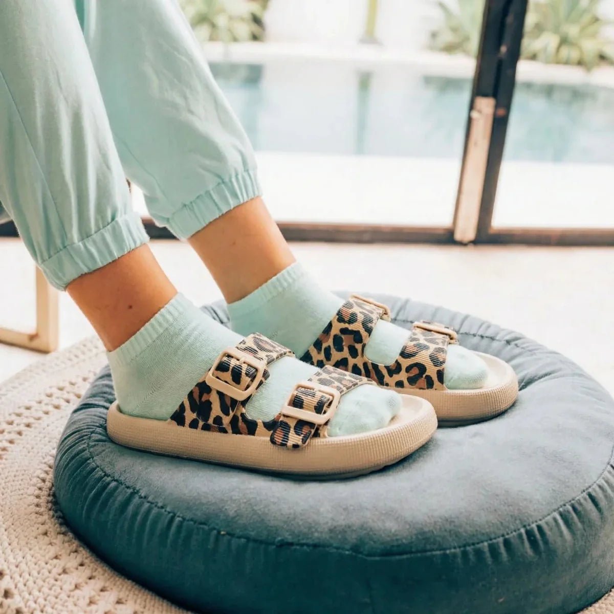 Vibe - Omega Walk - M282-Leopard-35-36