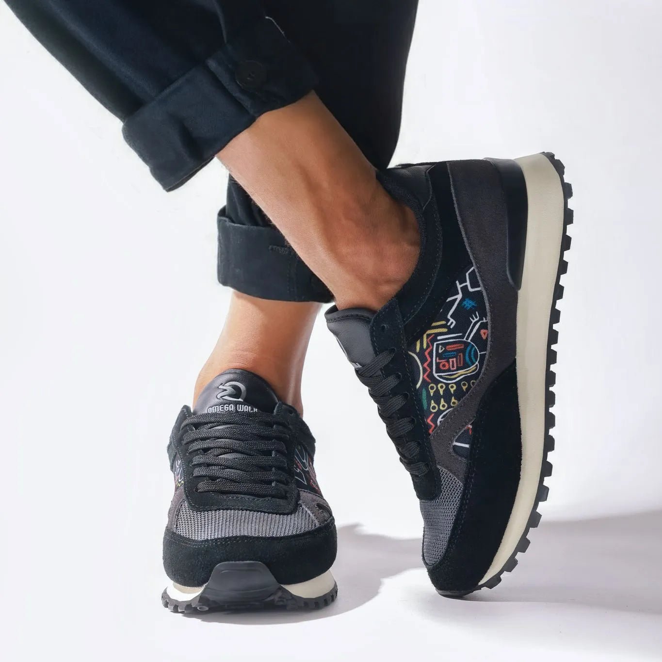 Novera - Omega Walk - Novera-Black-37