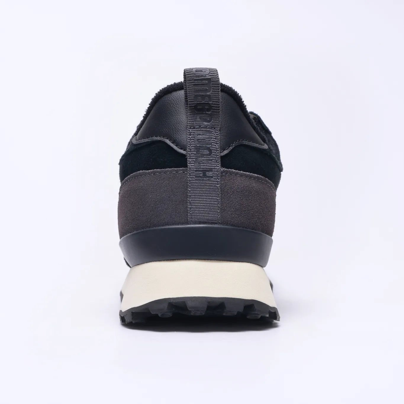 Novera - Omega Walk - Novera-Black-37