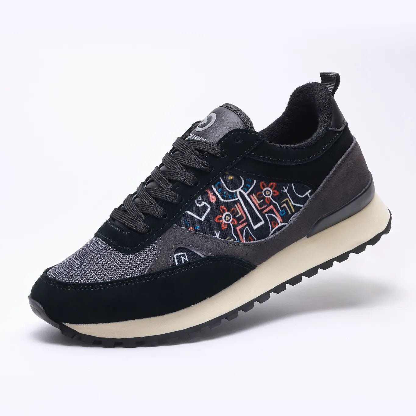 Novera - Omega Walk - Novera-Black-37