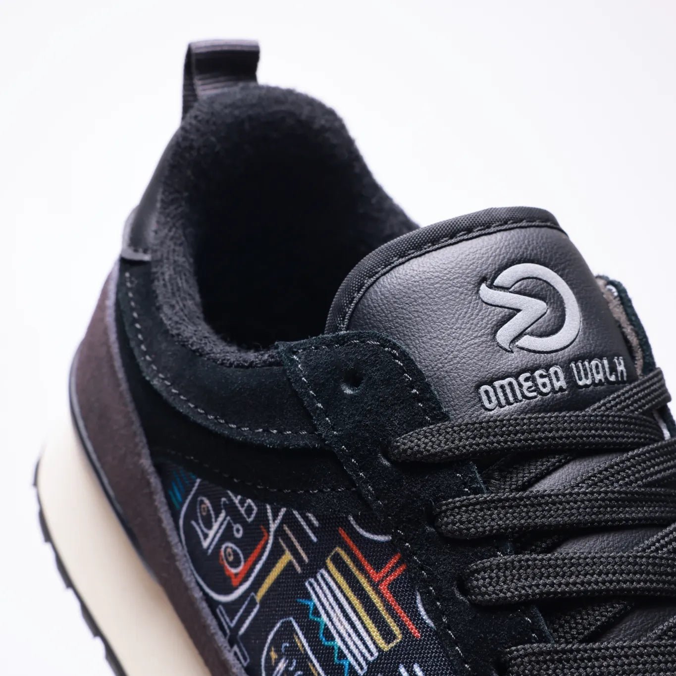 Novera - Omega Walk - Novera-Black-37