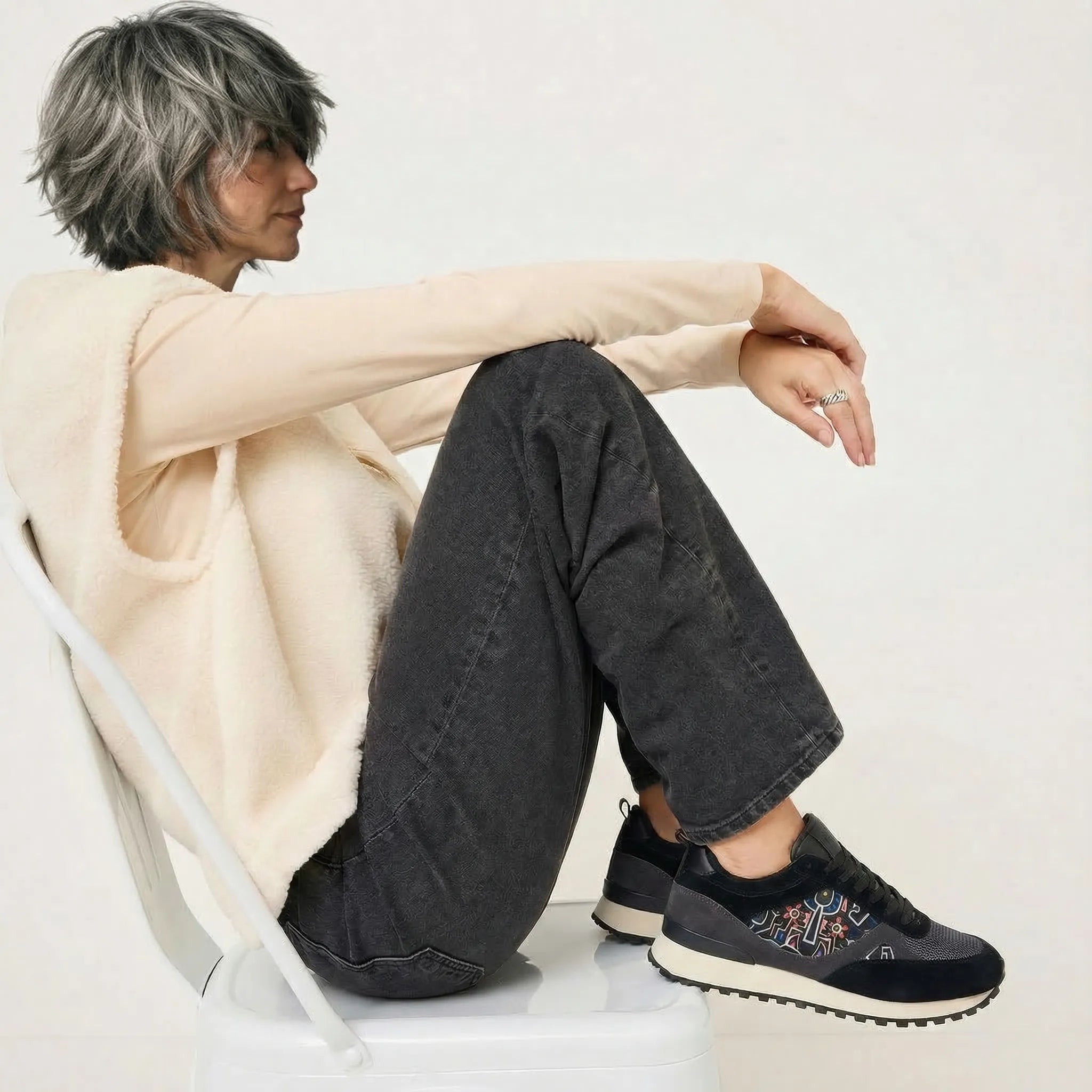 Novera - Omega Walk - Novera-Black-37