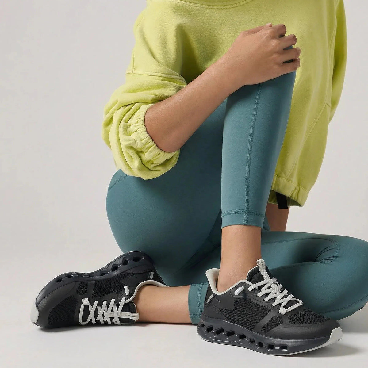 Lumis - Omega Walk - Lumis-Black-37
