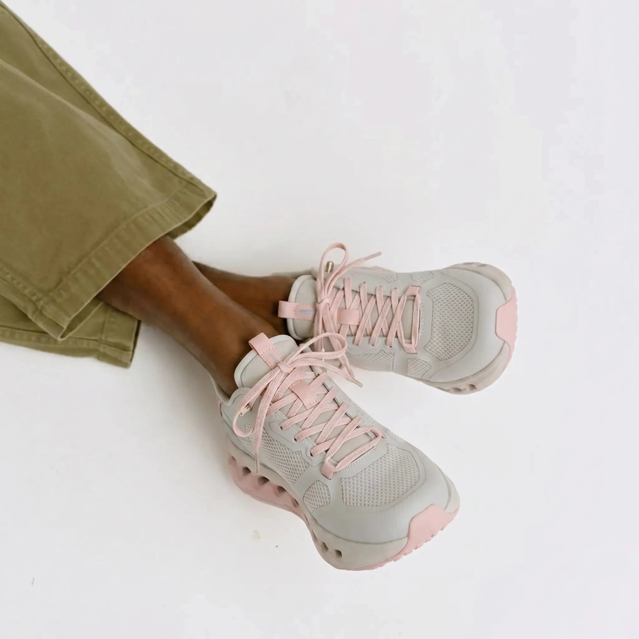 Lumis - Omega Walk - Lumis-Grey-37
